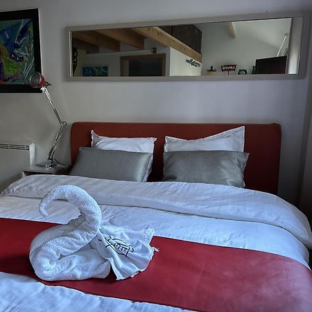 48 Urban Suites Dun-le-Palestel エクステリア 写真
