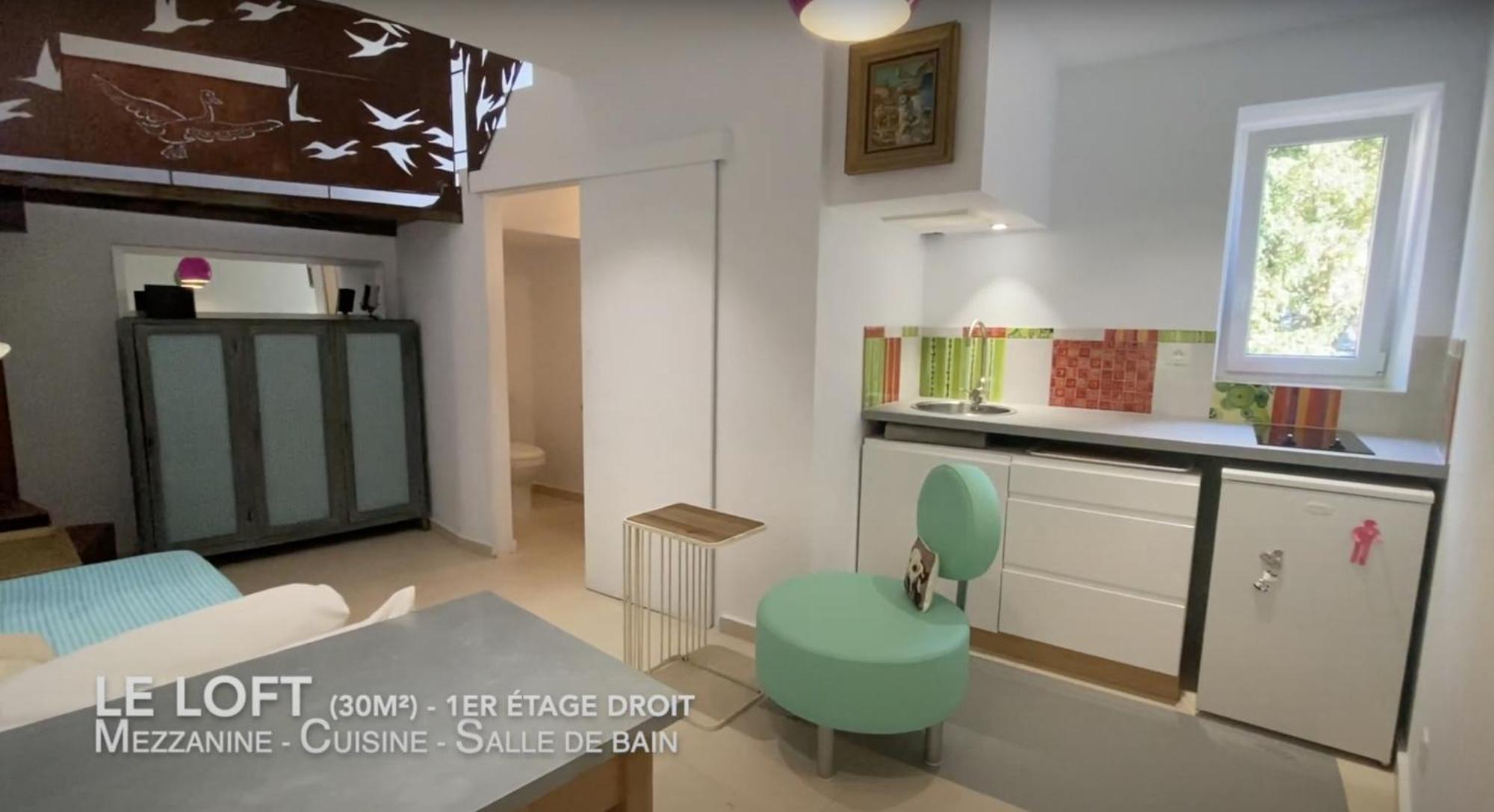 48 Urban Suites Dun-le-Palestel 部屋 写真