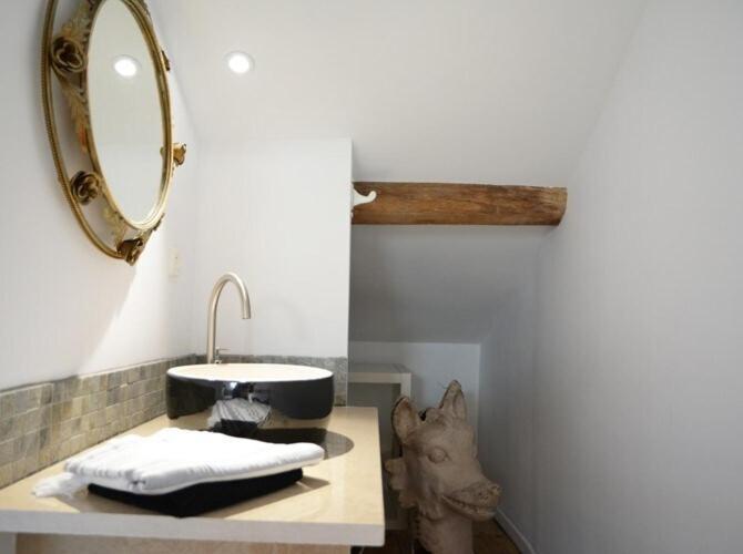 48 Urban Suites Dun-le-Palestel 部屋 写真