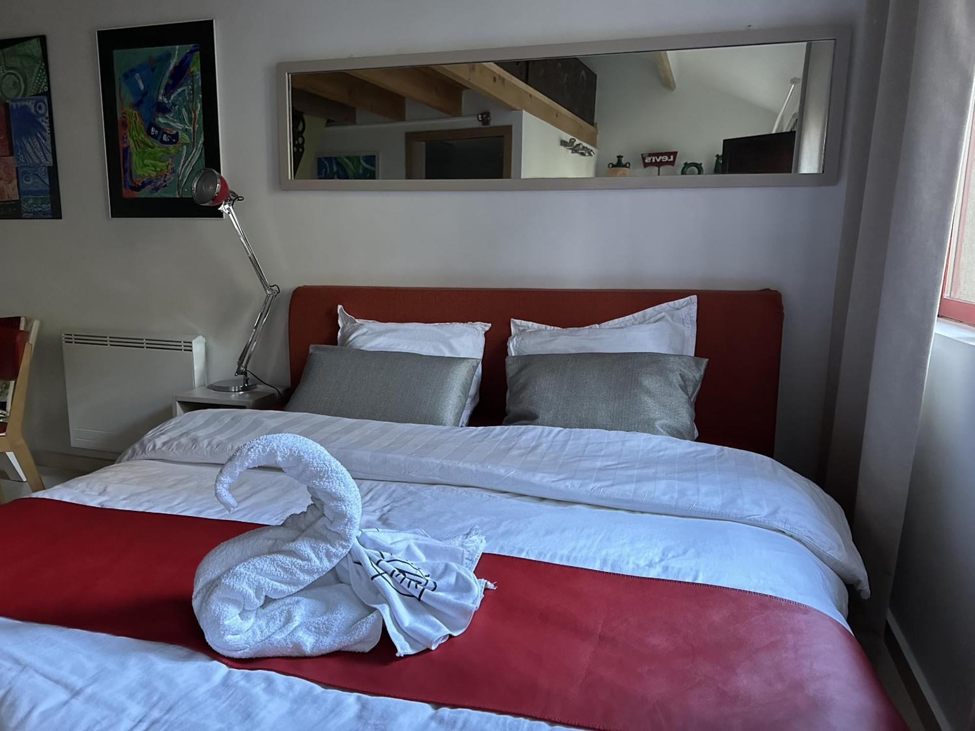 48 Urban Suites Dun-le-Palestel エクステリア 写真
