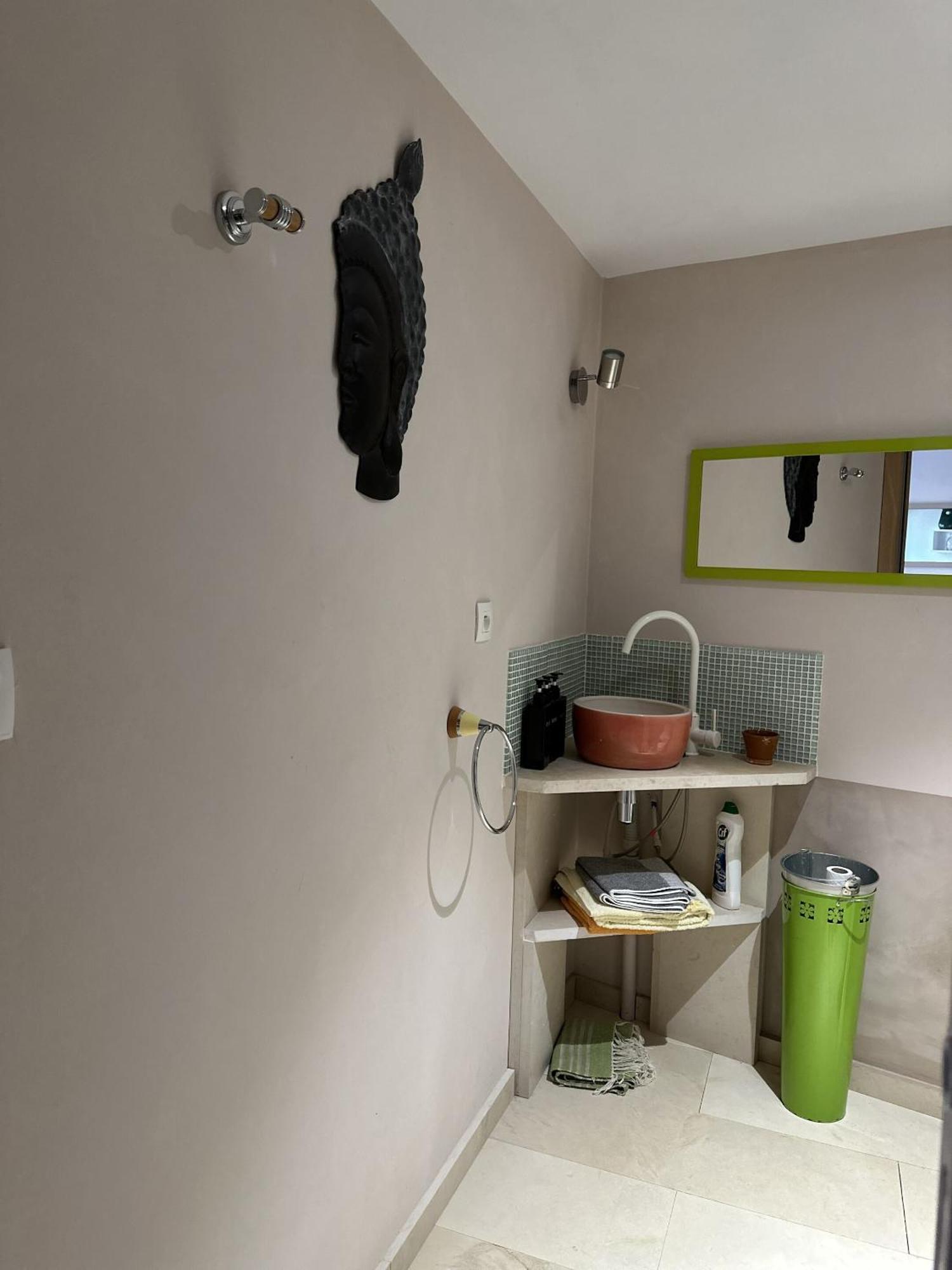 48 Urban Suites Dun-le-Palestel 部屋 写真