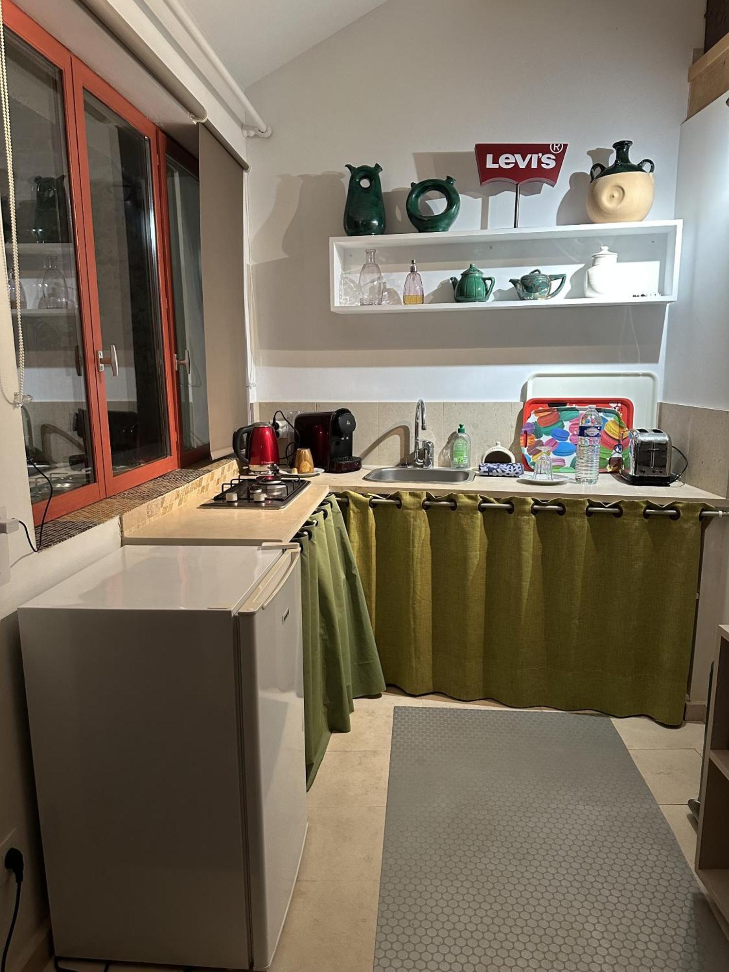 48 Urban Suites Dun-le-Palestel 部屋 写真